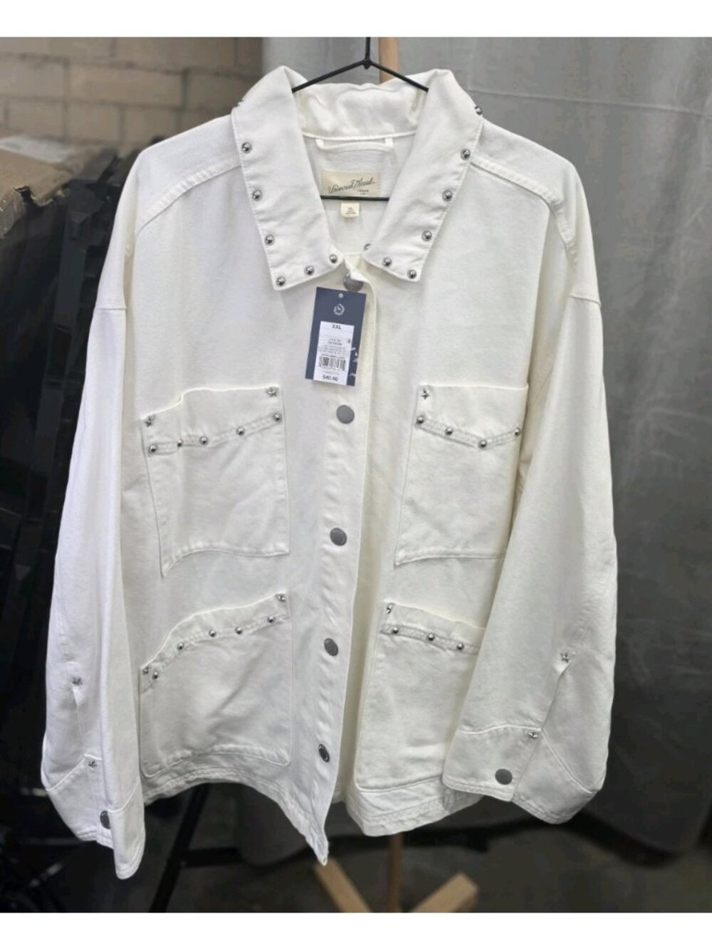 Universal Thread White Studded Denim Jacket Shacket XXL Snap Front NWT. WL367